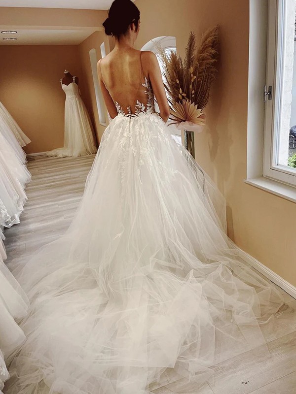 A-Line/Princess Tulle Applique Scoop Sleeveless Chapel Train Wedding Dresses 990