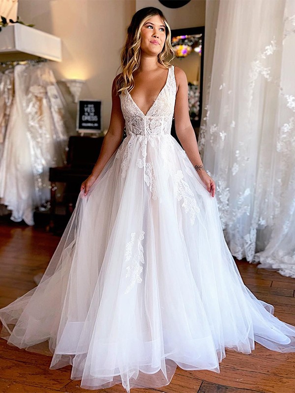 A-Line/Princess Tulle Applique V-neck Sleeveless Chapel Train Wedding Dresses 1016