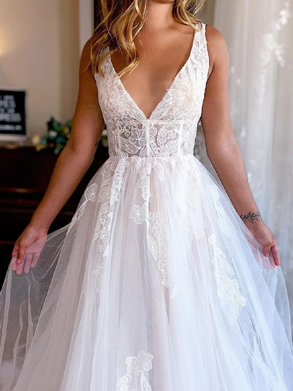 A-Line/Princess Tulle Applique V-neck Sleeveless Chapel Train Wedding Dresses 1016