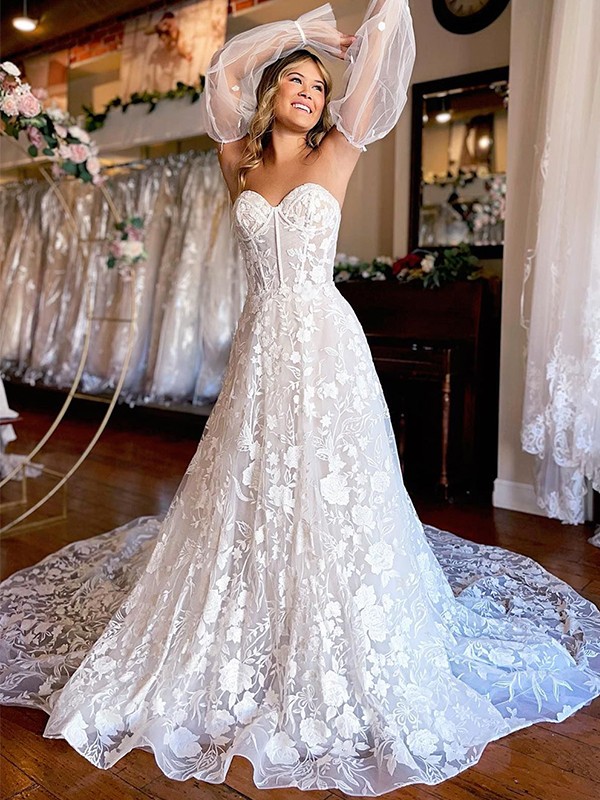 A-Line/Princess Lace Applique Sweetheart Long Sleeves Cathedral Train Wedding Dresses 702