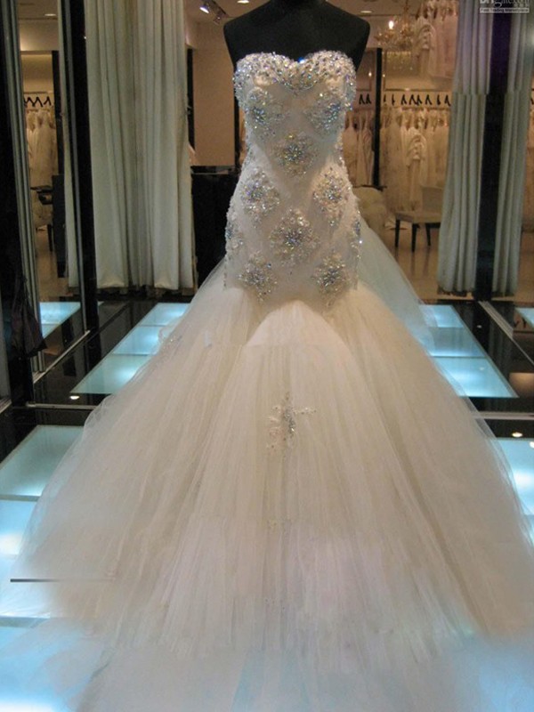 Trumpet/Mermaid Sleeveless Sweetheart Chapel Train Beading Tulle Wedding Dresses 1654