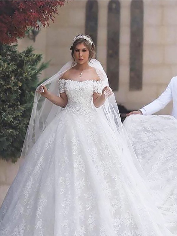 Ball Gown Off-the-Shoulder Lace Short Sleeves Tulle Court Train Wedding Dresses 1207