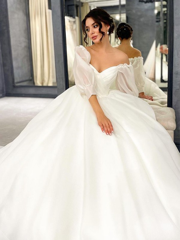 Ball Gown Organza Ruched Sweetheart 3/4 Sleeves Court Train Wedding Dresses 1225