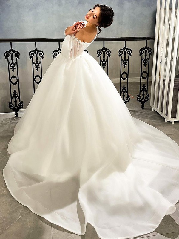 Ball Gown Organza Ruched Sweetheart 3/4 Sleeves Court Train Wedding Dresses 1225